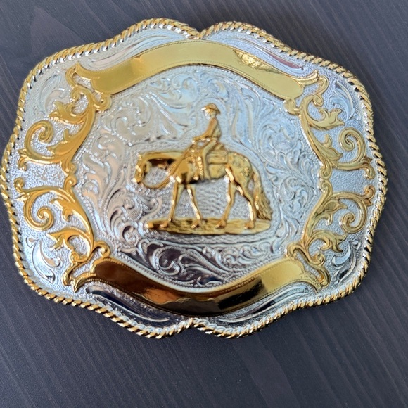 Montana Silversmiths Scalloped Western Belt Buckle Rope and Star Set